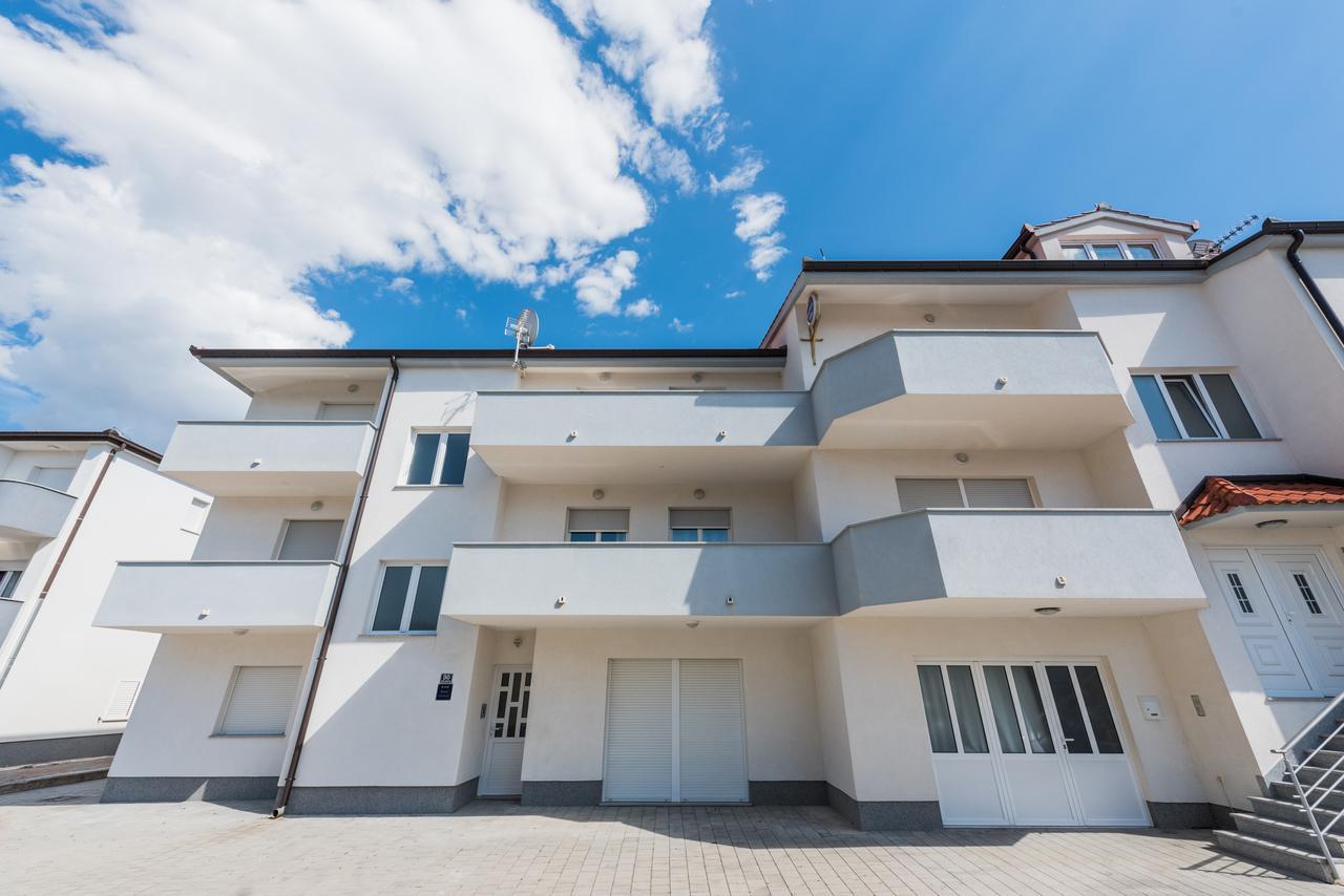 Apartments Marko Podstrana Exterior foto